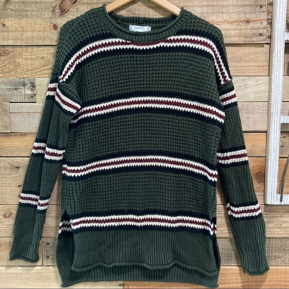 Pink Rose Sweaters - Pink Rose Sweater.  Over size  winter season woman Green color